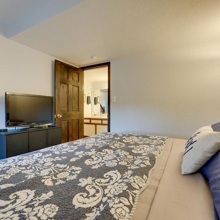 Condo With Balcony And Grill 3 Mi To Moonshine Beach! Branson Bagian luar foto
