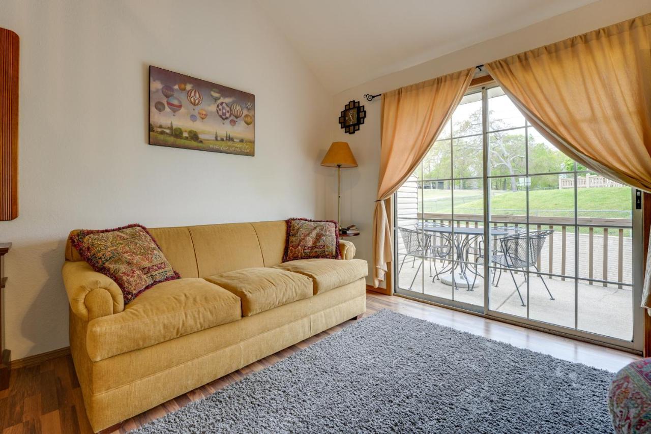 Condo With Balcony And Grill 3 Mi To Moonshine Beach! Branson Bagian luar foto
