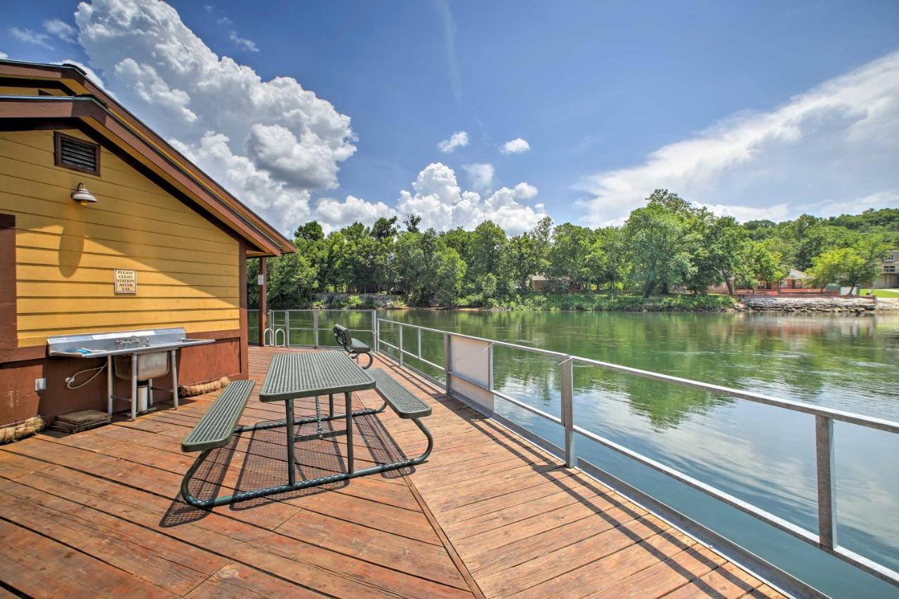 Condo With Balcony And Grill 3 Mi To Moonshine Beach! Branson Bagian luar foto